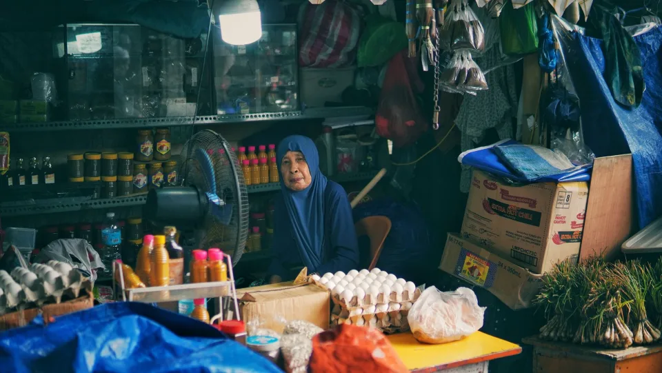 Tủ mát đựng sữa và nước ngọt